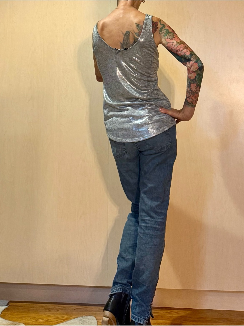 White House Black Market Silver Metallic Shimmer V-Neck Tank Top XXS